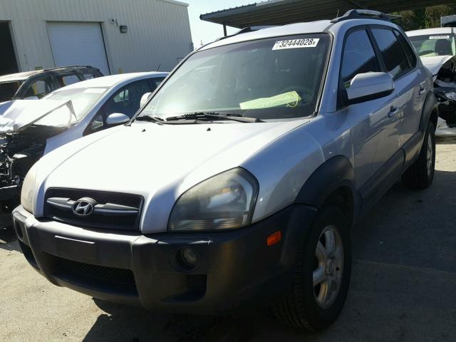 KM8JN12D15U116749 - 2005 HYUNDAI TUCSON GLS SILVER photo 2