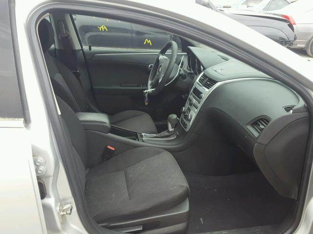 1G1ZC5E09CF132432 - 2012 CHEVROLET MALIBU 1LT SILVER photo 5