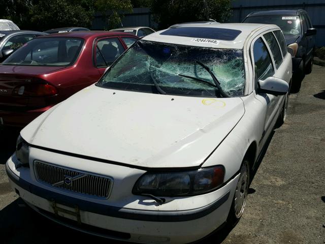 YV1SW58D711004614 - 2001 VOLVO V70 2.4T WHITE photo 2