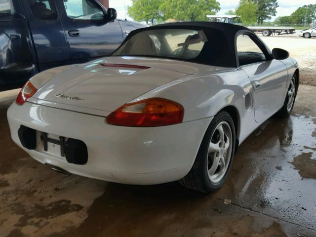 WP0CA298XWU622475 - 1998 PORSCHE BOXSTER WHITE photo 4