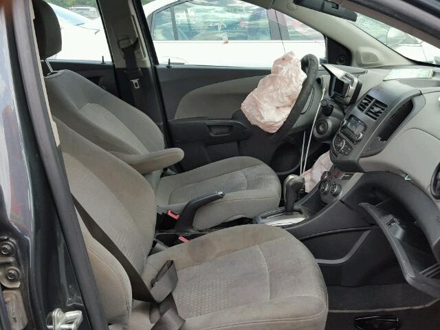 1G1JA5SH3C4197379 - 2012 CHEVROLET SONIC LS 灰色 照片 5