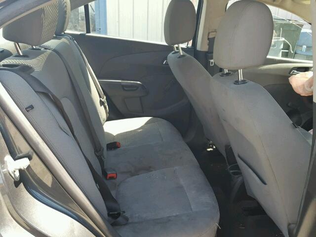 1G1JA5SH3C4197379 - 2012 CHEVROLET SONIC LS 灰色 照片 6