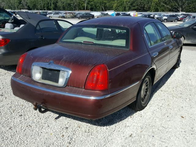 1LNHM83W4YY837896 - 2000 LINCOLN TOWN CAR C MAROON photo 4