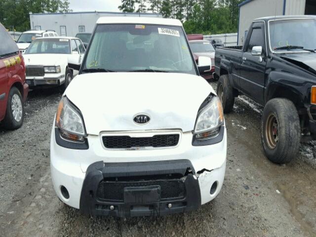 KNDJT2A22A7701493 - 2010 KIA SOUL + WHITE photo 9