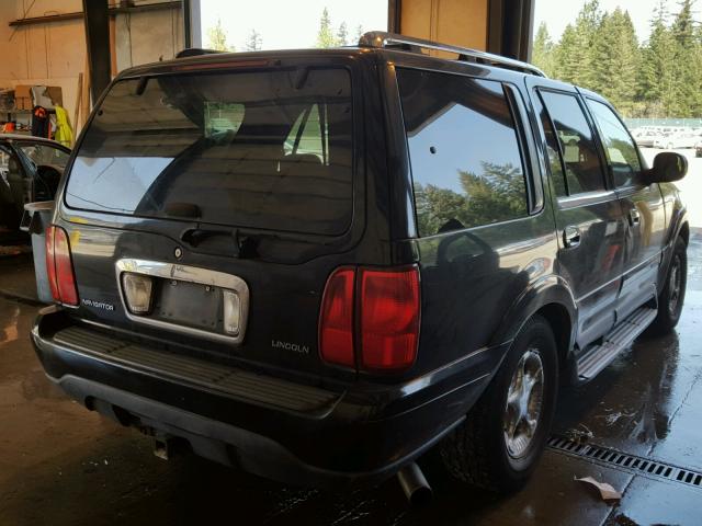 5LMPU28L7XLJ13345 - 1999 LINCOLN NAVIGATOR შავი ფოტო 4