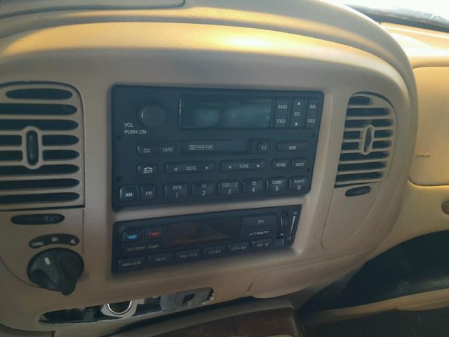 5LMPU28L7XLJ13345 - 1999 LINCOLN NAVIGATOR შავი ფოტო 9