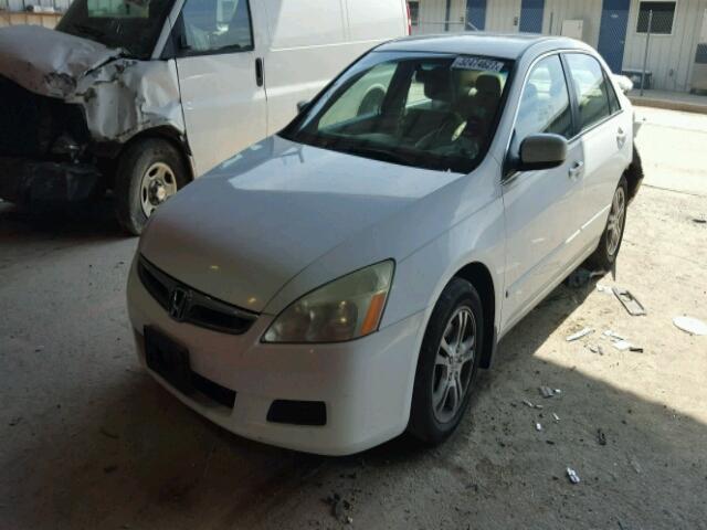 1HGCM56396A015830 - 2006 HONDA ACCORD WHITE photo 2