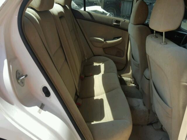 1HGCM56396A015830 - 2006 HONDA ACCORD WHITE photo 6