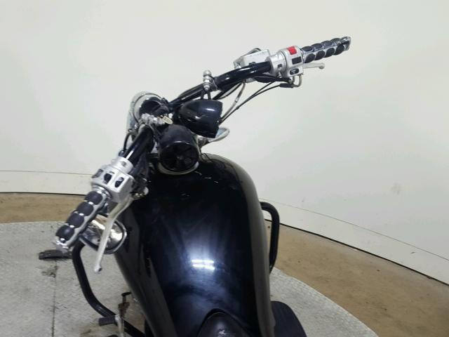 5VPCB26D863001001 - 2006 VICTORY MOTORCYCLES KINGPIN შავი ფოტო 18