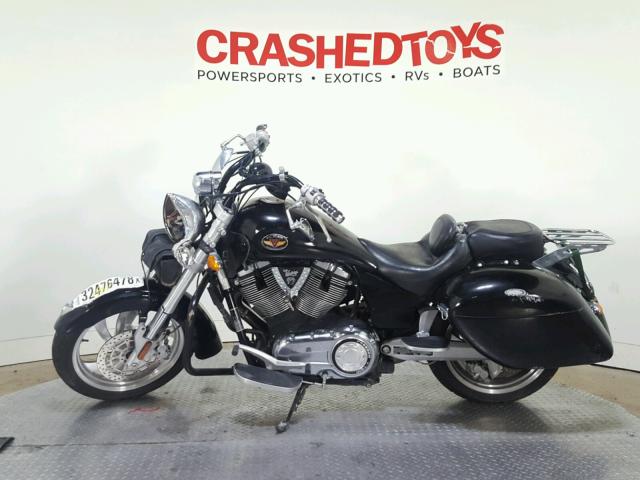 5VPCB26D863001001 - 2006 VICTORY MOTORCYCLES KINGPIN შავი ფოტო 5