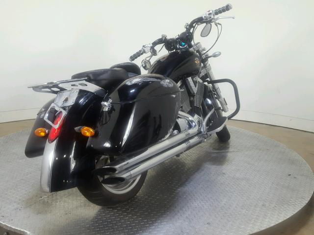 5VPCB26D863001001 - 2006 VICTORY MOTORCYCLES KINGPIN შავი ფოტო 8