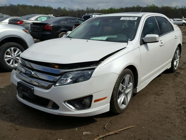 3FAHP0KC1BR138483 - 2011 FORD FUSION SPO WHITE photo 2