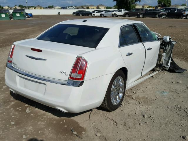 2C3CCAEG6DH574818 - 2013 CHRYSLER 300C WHITE photo 4