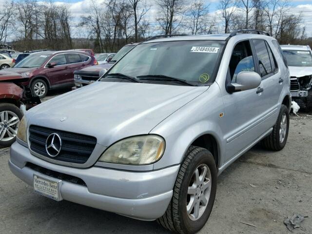4JGAB72E4XA122764 - 1999 MERCEDES-BENZ ML 430 银色 照片 2