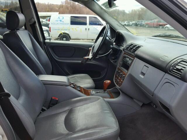 4JGAB72E4XA122764 - 1999 MERCEDES-BENZ ML 430 银色 照片 5