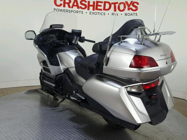 JH2SC68N6GK200597 - 2016 HONDA GL1800 ABS SILVER photo 6