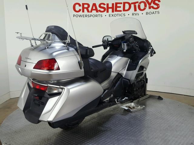 JH2SC68N6GK200597 - 2016 HONDA GL1800 ABS SILVER photo 8