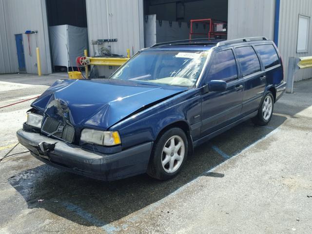 YV1LW5548T2231168 - 1996 VOLVO 850 BASE BLUE photo 2