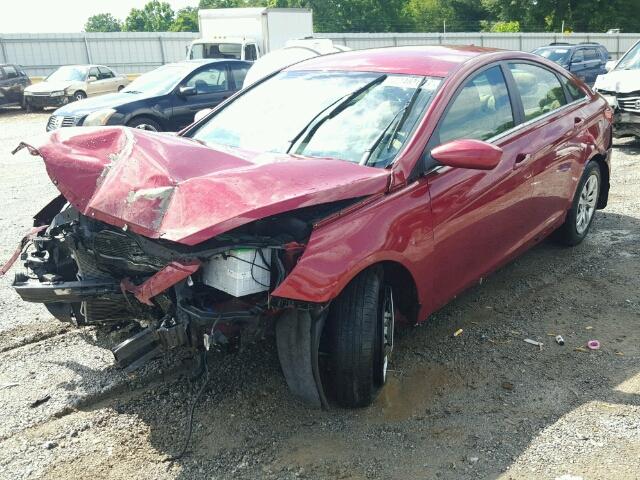 5NPEB4AC9DH526149 - 2013 HYUNDAI SONATA GLS RED photo 2