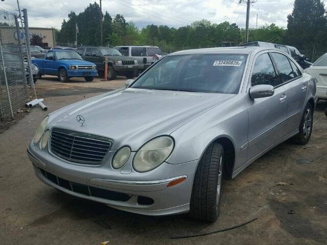 WDBUF70J45A688649 - 2005 MERCEDES-BENZ E 500 SILVER photo 2