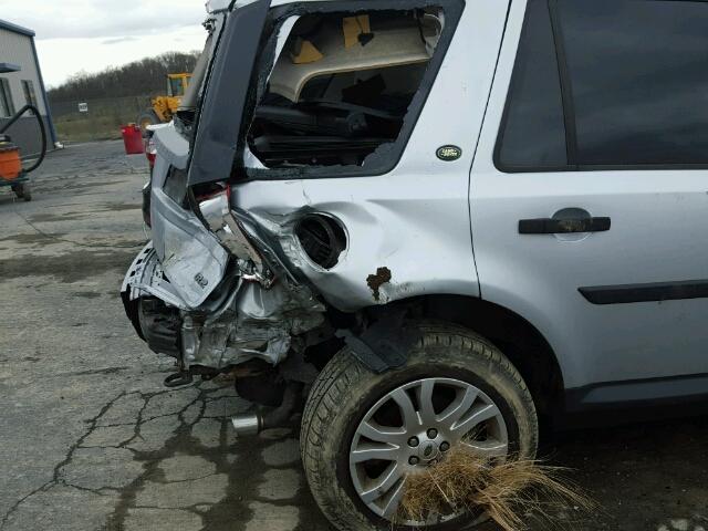 SALFP24N28H048080 - 2008 LAND ROVER LR2 SE SILVER photo 9