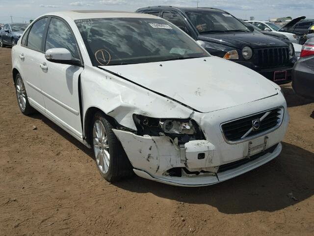 YV1382MS6A2495950 - 2010 VOLVO S40 2.4I WHITE photo 1