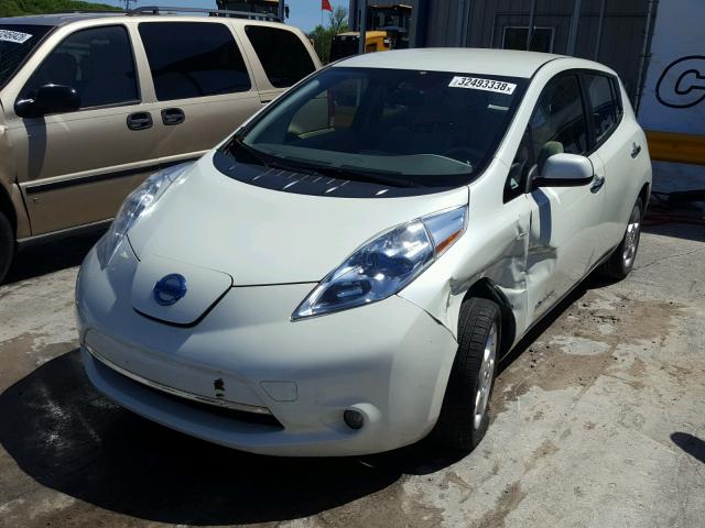 JN1AZ0CP9BT009397 - 2011 NISSAN LEAF SV WHITE photo 2