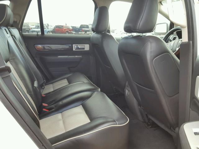2LMDU68C58BJ12326 - 2008 LINCOLN MKX WHITE photo 6