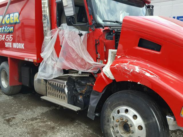 4V5KC9EJ3GN957211 - 2016 VOLVO VHD RED photo 9