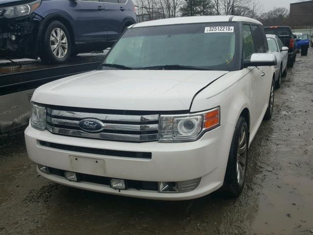 2FMEK63C99BA02958 - 2009 FORD FLEX LIMIT WHITE photo 2