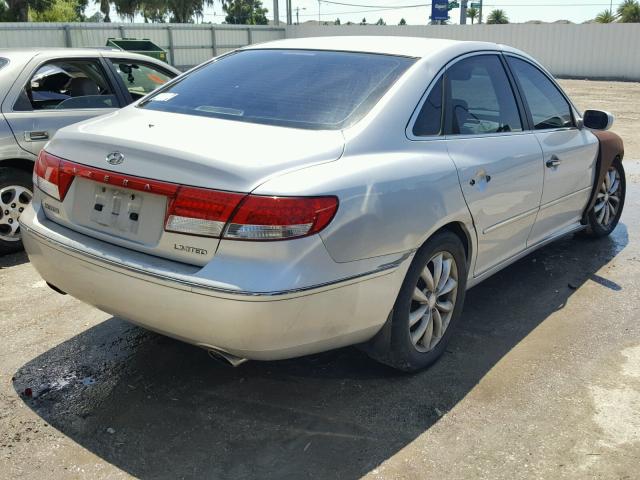 KMHFC46F46A042335 - 2006 HYUNDAI AZERA SE SILVER photo 4