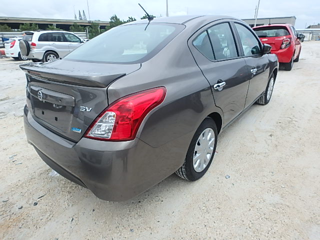 3N1CN7AP4FL892013 - 2015 NISSAN VERSA S/S SILVER photo 4