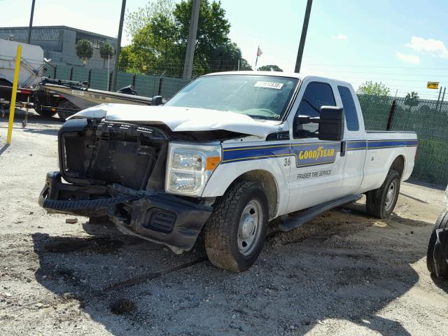 1FT8X3A66BEC90155 - 2011 FORD F350 SUPER WHITE photo 2