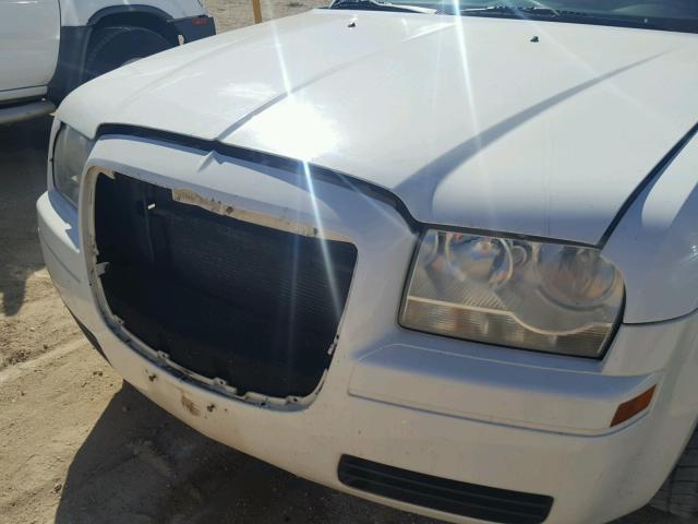 2C3KA43R96H459169 - 2006 CHRYSLER 300 WHITE photo 9
