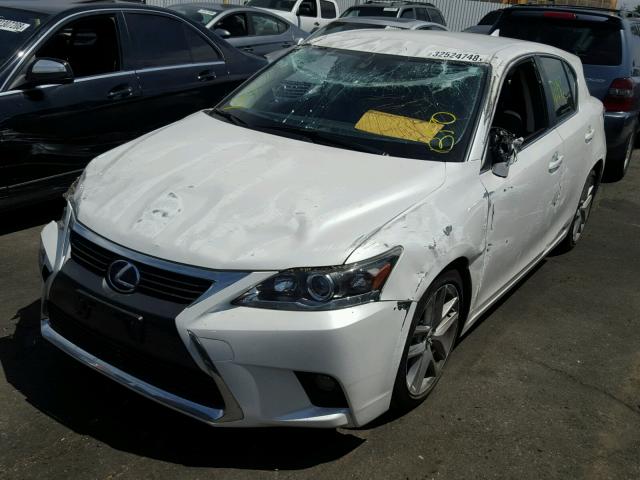 JTHKD5BH9H2280710 - 2017 LEXUS CT 200 WHITE photo 2