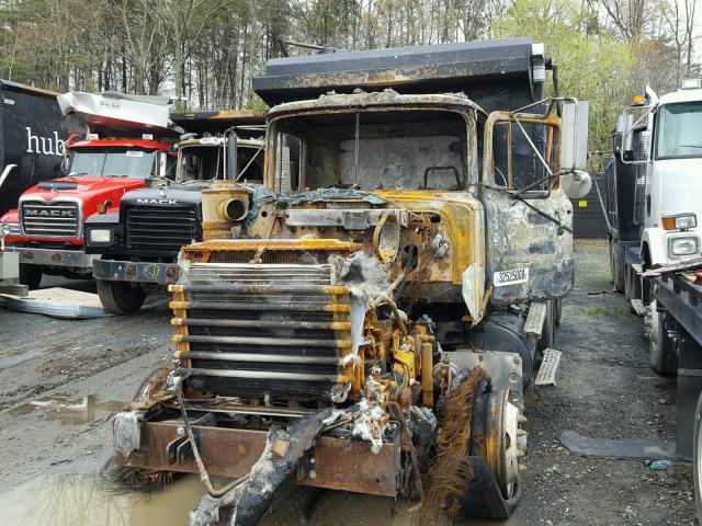 1M2P267Y4XM044234 - 1999 MACK 600 RD600 WHITE photo 2