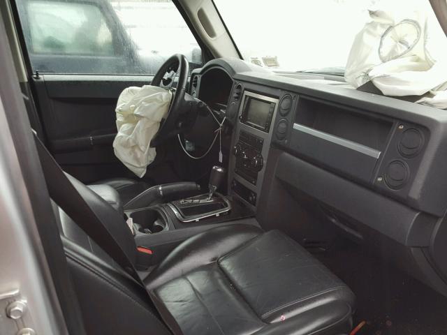 1J4RG4GK1AC158388 - 2010 JEEP COMMANDER GRAY photo 5