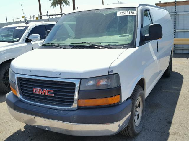 1GTFG15X161152714 - 2006 GMC SAVANA G15 WHITE photo 2