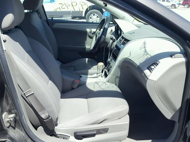 1G1ZB5E01CF249120 - 2012 CHEVROLET MALIBU LS 灰色 照片 5