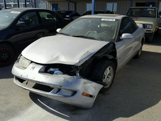 1G8ZR1276XZ371337 - 1999 SATURN SC2 SILVER photo 2