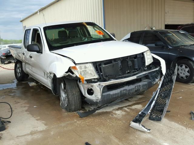 1N6AD09U97C406122 - 2007 NISSAN FRONTIER C WHITE photo 1