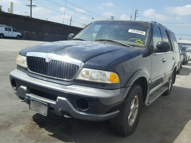 5LMPU28L1XLJ05435 - 1999 LINCOLN NAVIGATOR BLACK photo 2