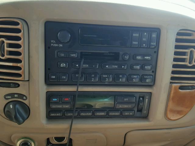 5LMPU28L1XLJ05435 - 1999 LINCOLN NAVIGATOR BLACK photo 9