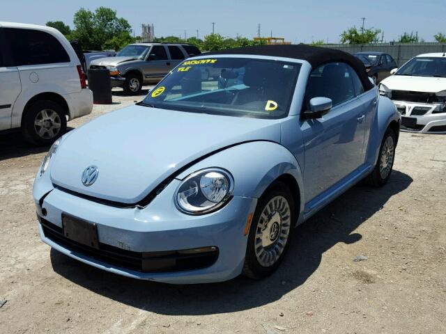 3VW5P7AT3DM816624 - 2013 VOLKSWAGEN BEETLE BLUE photo 2