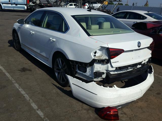 1VWDT7A38HC053627 - 2017 VOLKSWAGEN PASSAT R-L WHITE photo 3