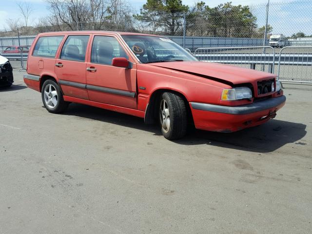 YV1LW5721V2278251 - 1997 VOLVO 850 T5 RED photo 1