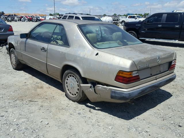 WDBEA50D0KB058439 - 1989 MERCEDES-BENZ 300 CE BEIGE photo 3