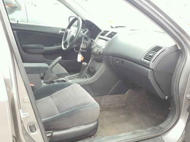 1HGCM56183A120045 - 2003 HONDA ACCORD DX GRAY photo 5