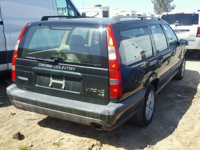 YV1LZ564XW2452698 - 1998 VOLVO V70 XC GREEN photo 4