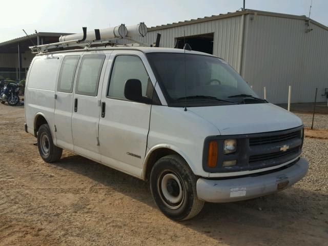 1GCFG25W521103913 - 2002 CHEVROLET EXPRESS G2 WHITE photo 1